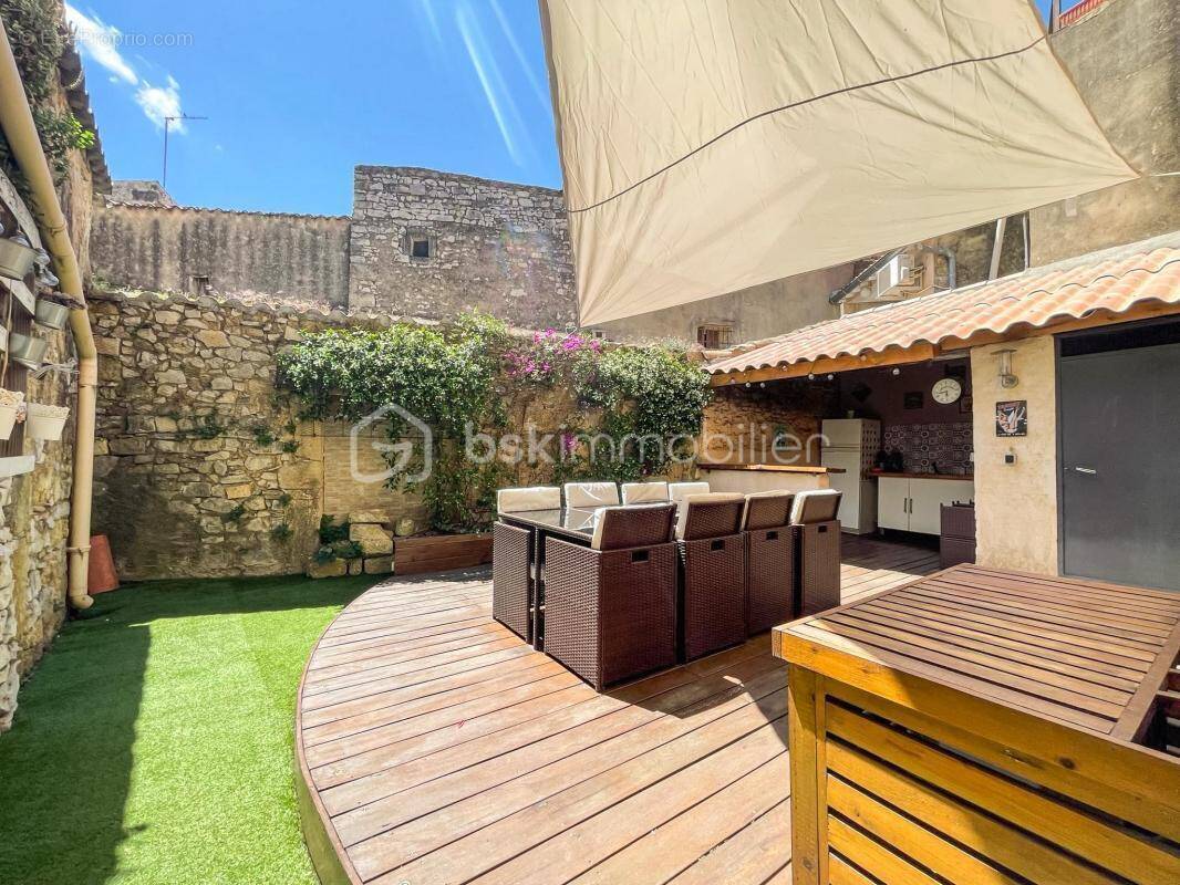 Appartement à COURNONTERRAL