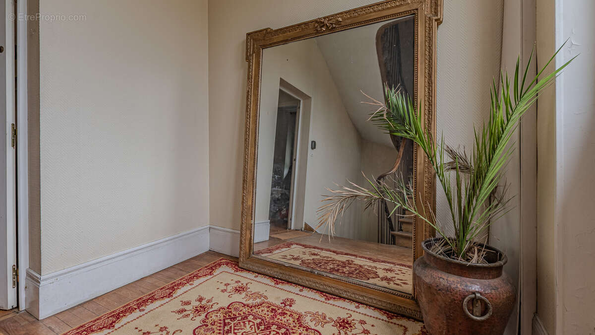 Appartement à LAMORLAYE