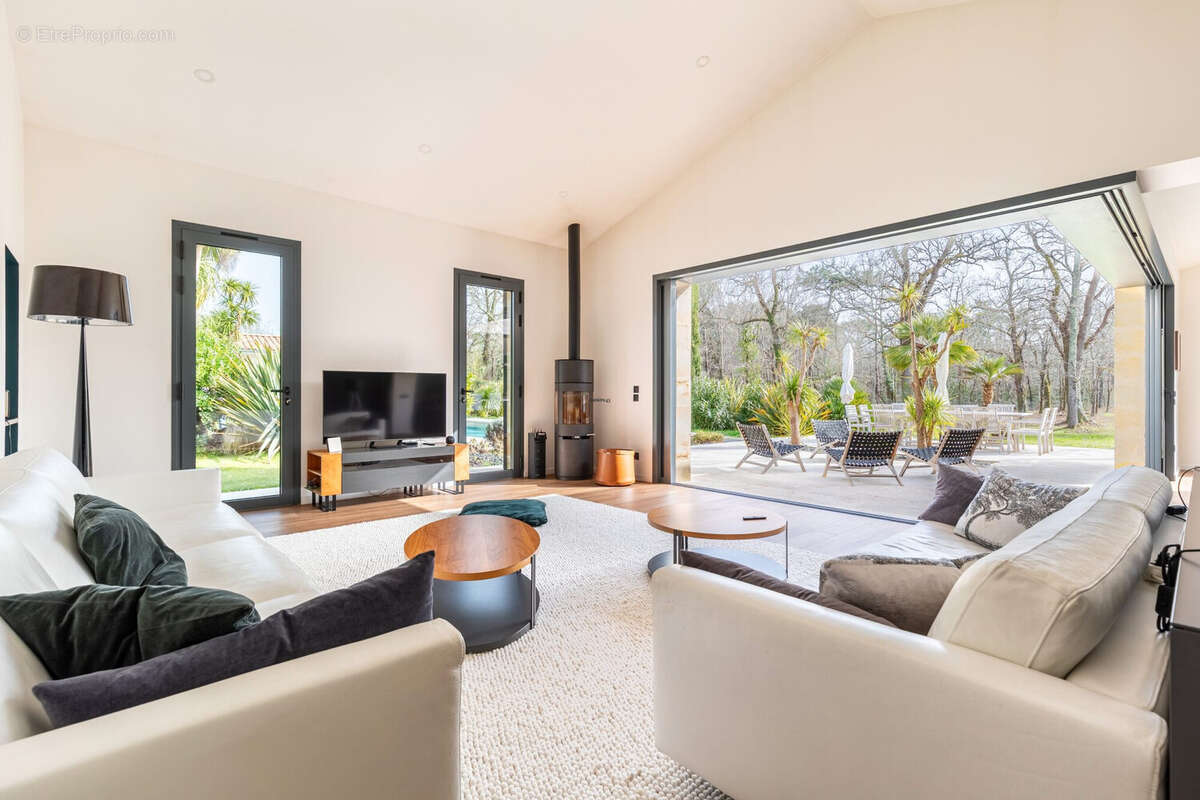 Maison à GRAYAN-ET-L'HOPITAL