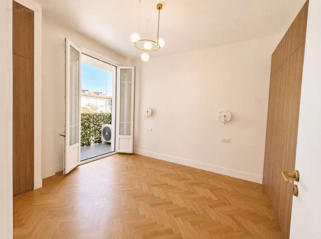 Nice Le Port – Appartement de caractère - photo 5