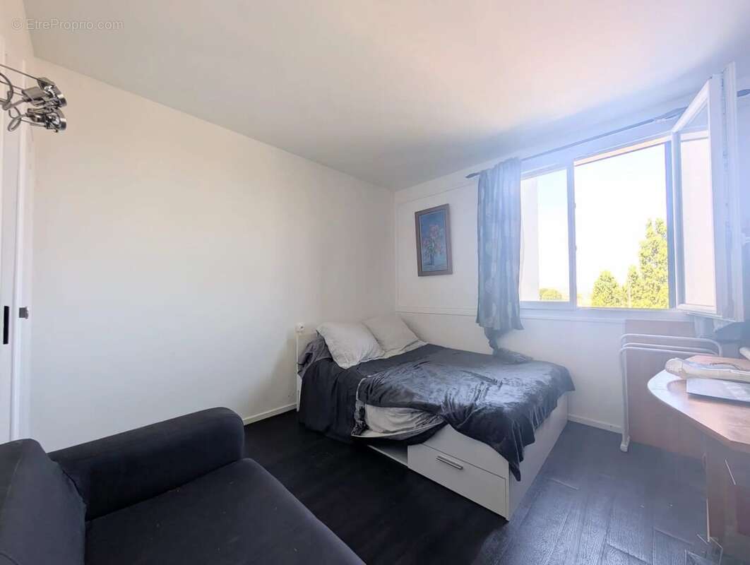 Appartement à LES CLAYES-SOUS-BOIS