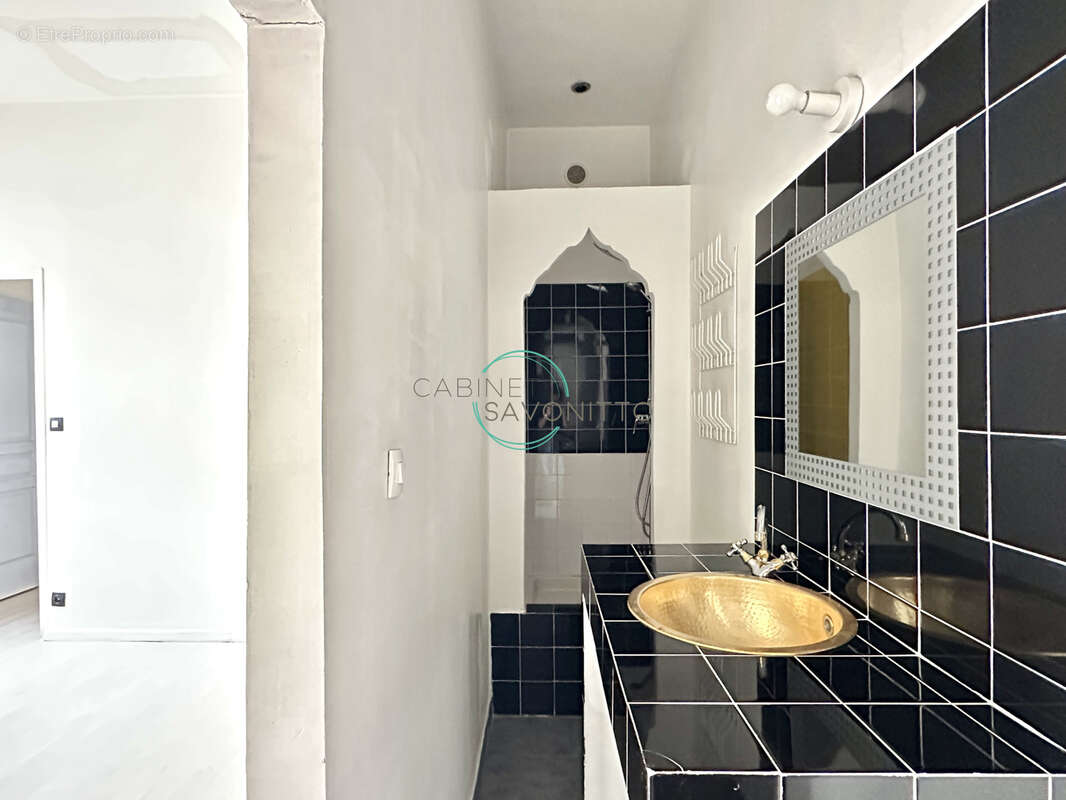 Appartement à MARSEILLE-6E