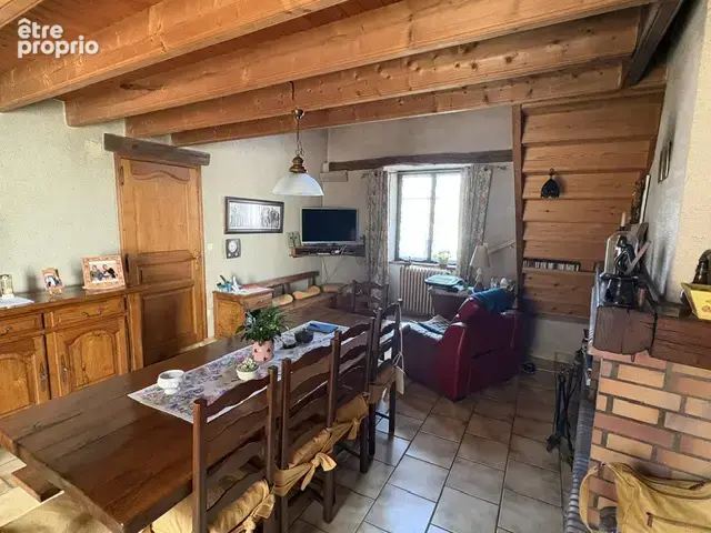 A vendre à Tiffauges belle maison de bourg 112 m2 +dépendance +terrain constructible 194000 frais d'agence inc - photo 6