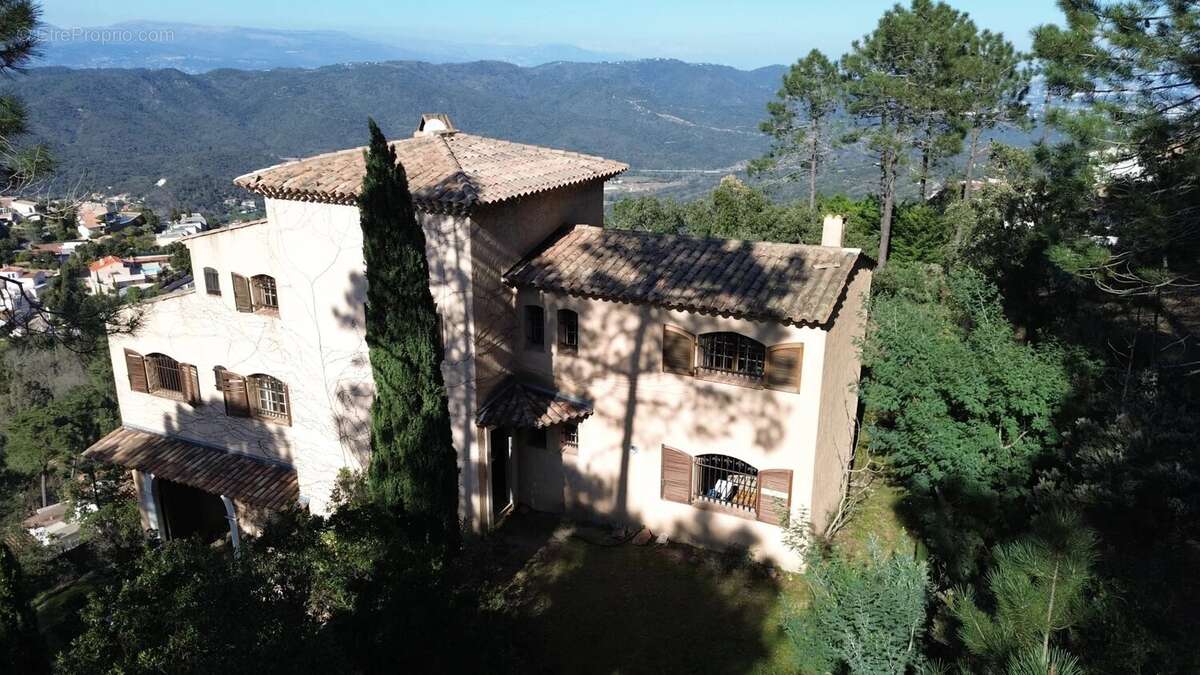 Maison à MANDELIEU-LA-NAPOULE