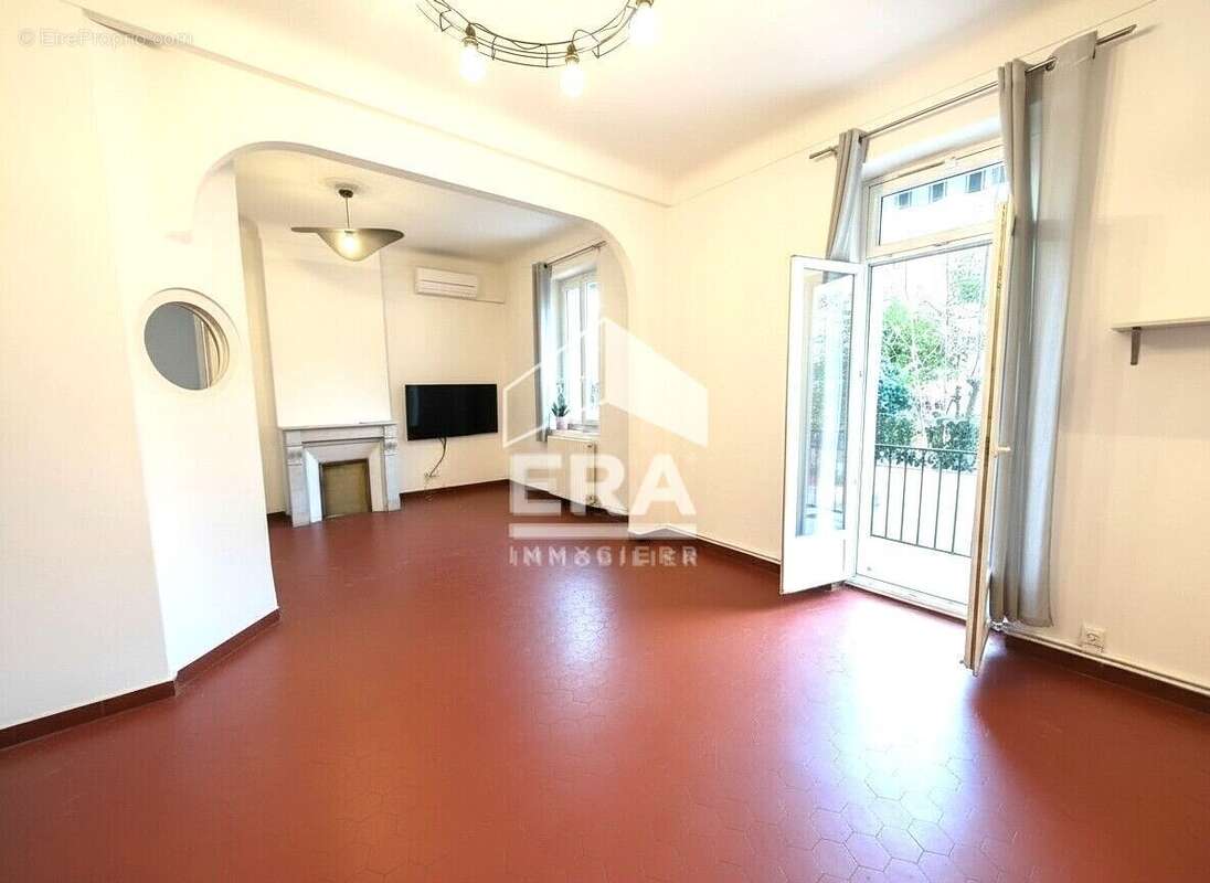 Appartement à MARSEILLE-5E