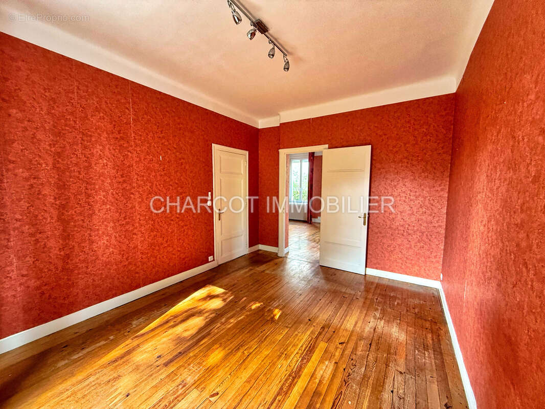 Maison à SAINTE-FOY-LES-LYON