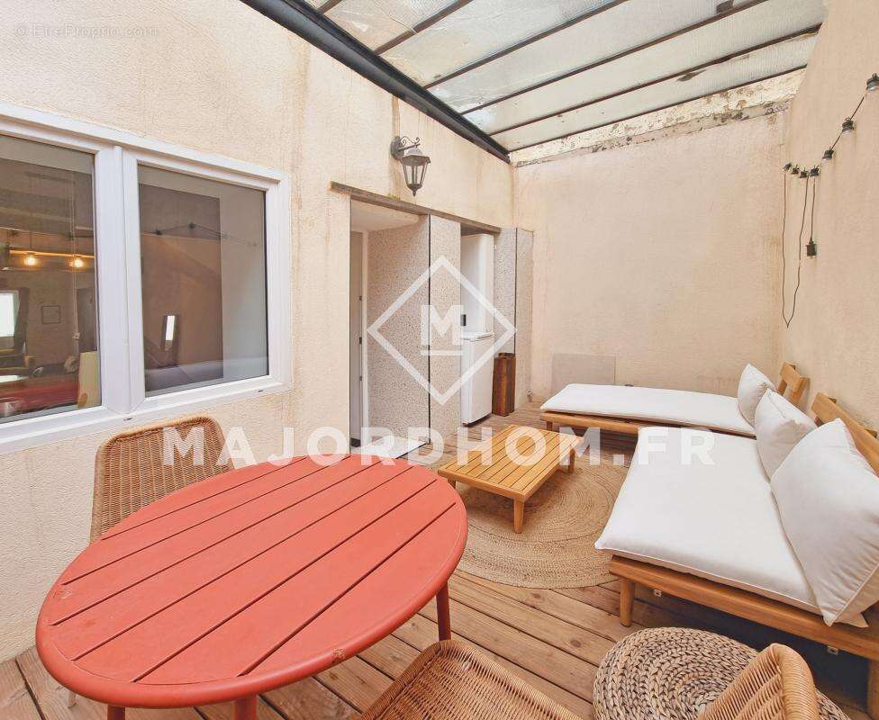 Vente type 2 terrasse cachet calme Hyper centre 13001 Marseille - photo 2