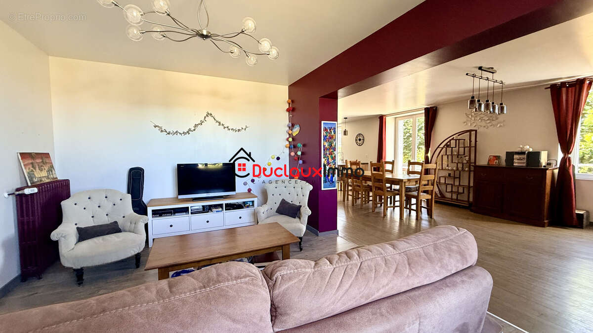 Maison individuelle de 132 m2 avec terrain exceptionnel de 1 590 m2 au cœur d’Ytrac - photo 7