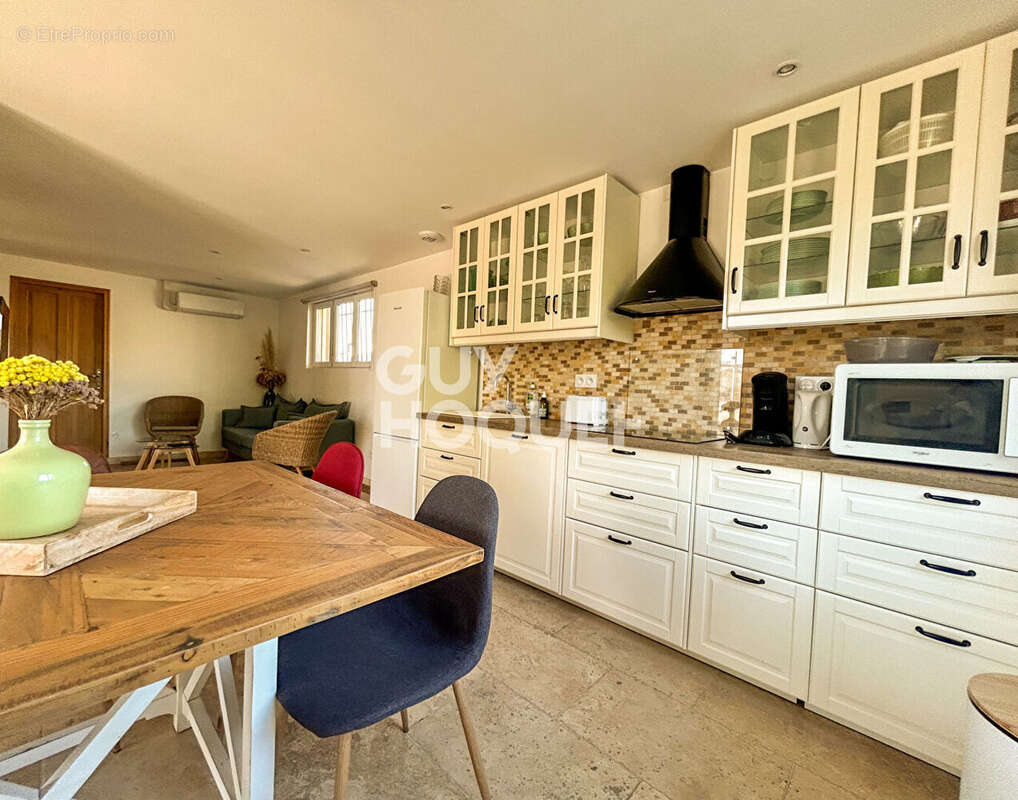 Maison à L'ISLE-SUR-LA-SORGUE