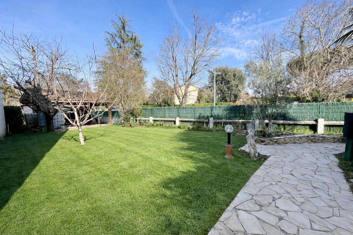 Maison à CASTELGINEST