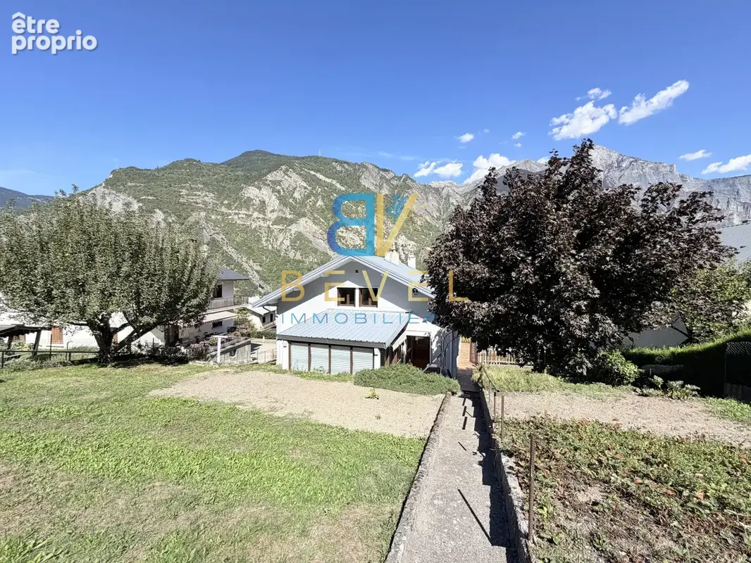 (73) VILLARGONDRAN - Jolie maison avec beaux extérieurs - 5 chambres - Garage & Atelier - Véranda - Rare à la - photo 14