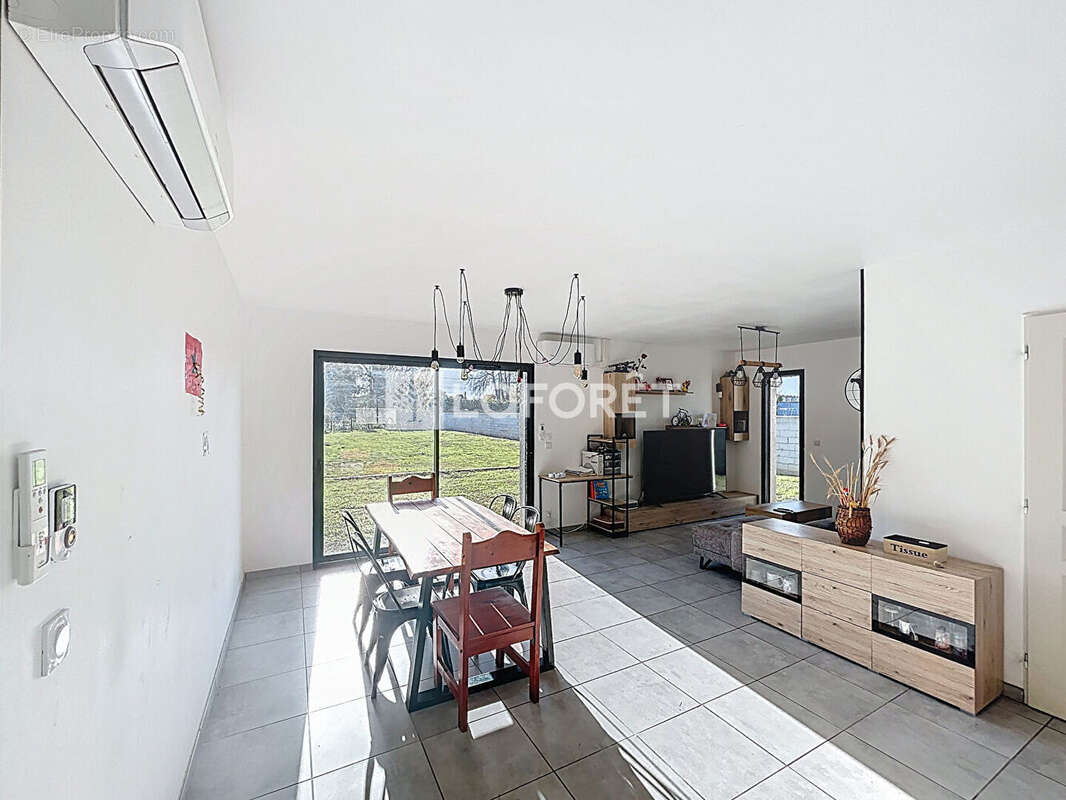 Maison à CASTELSARRASIN