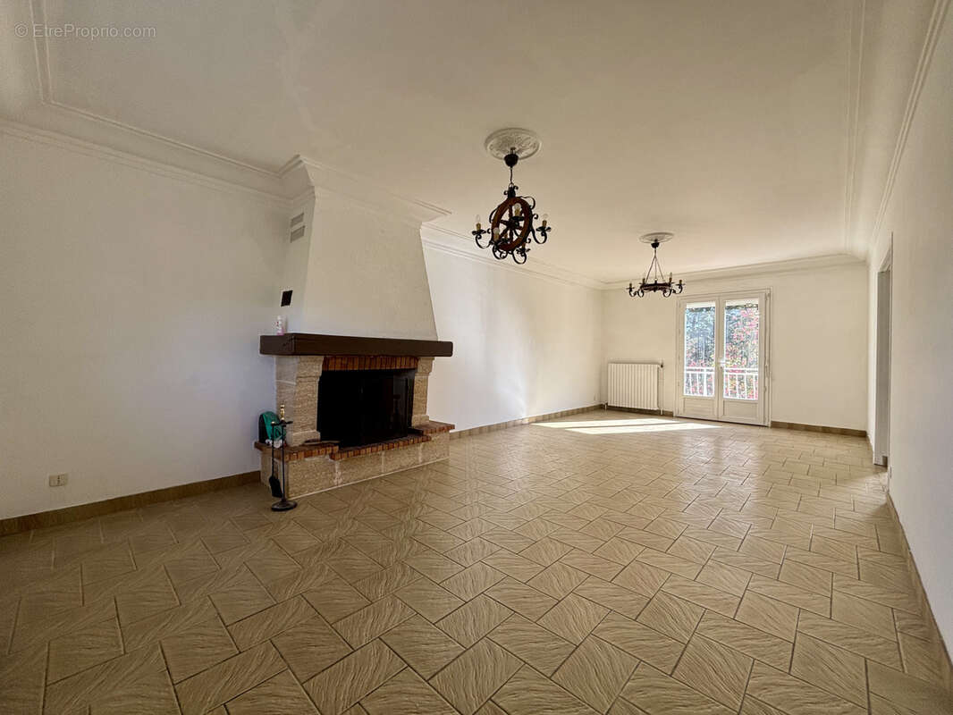 Maison à COULOUNIEIX-CHAMIERS