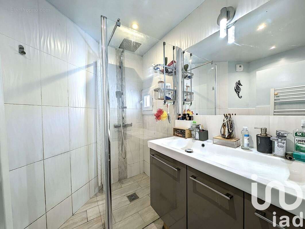 Photo 9 - Appartement à ROQUEVAIRE