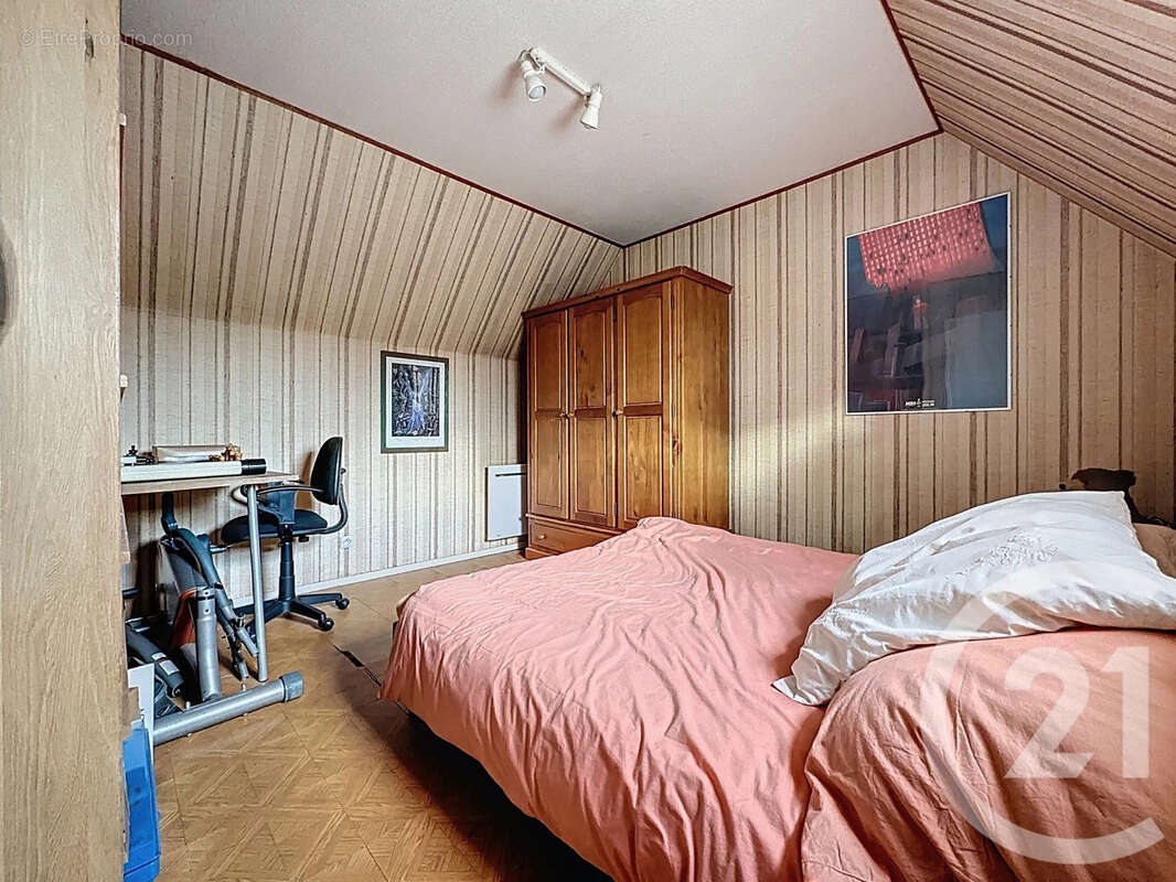 Maison à LES ECRENNES