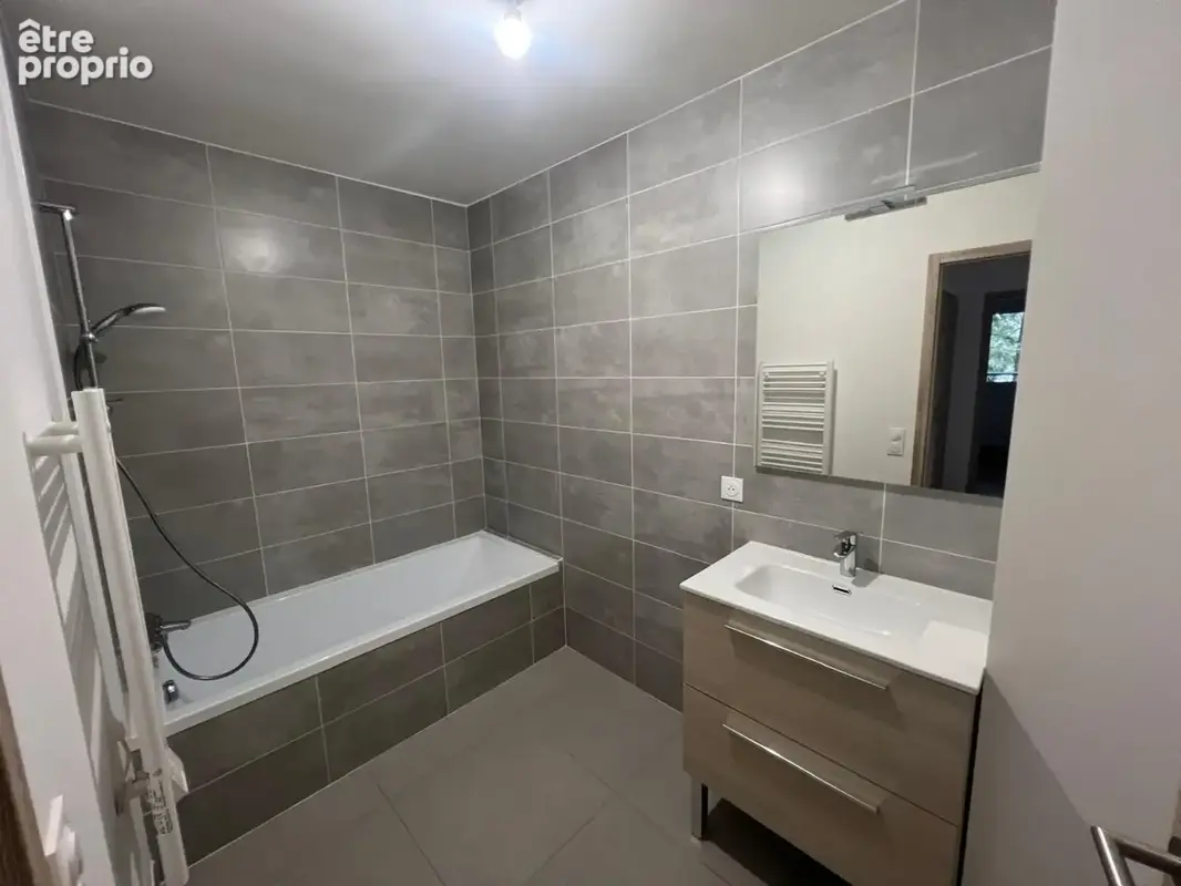 À vendre – Appartement T3 attique de 70 m² avec grande terrasse exposée plein Sud - ANNEMASSE (74) - photo 3