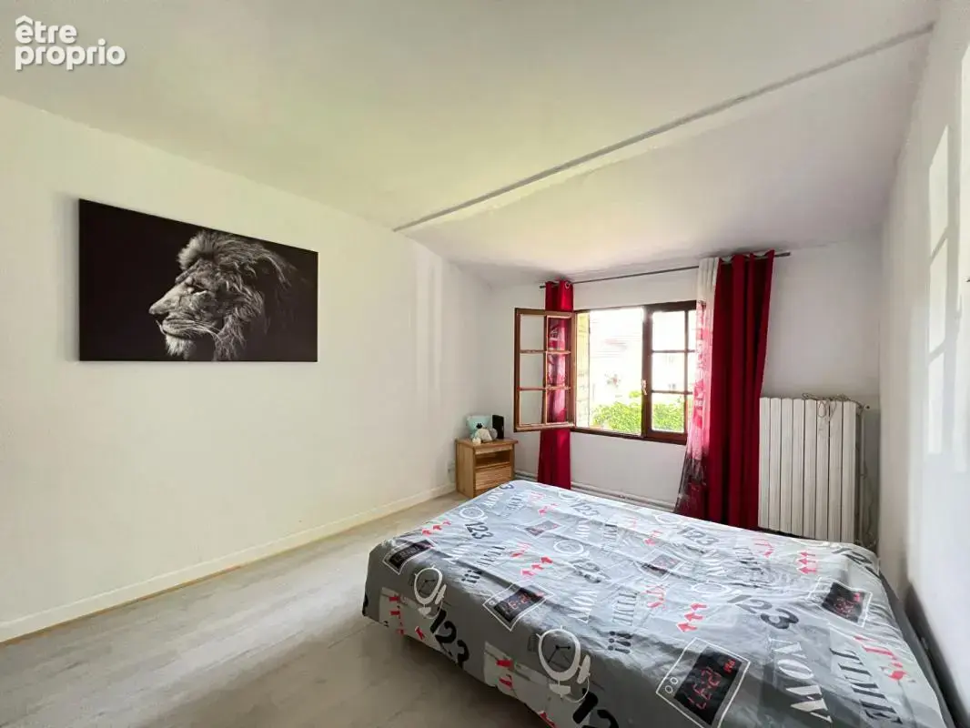 Corps de ferme avec grange et jardin clos -165 m² - Aubiat - Fort potentiel - photo 14