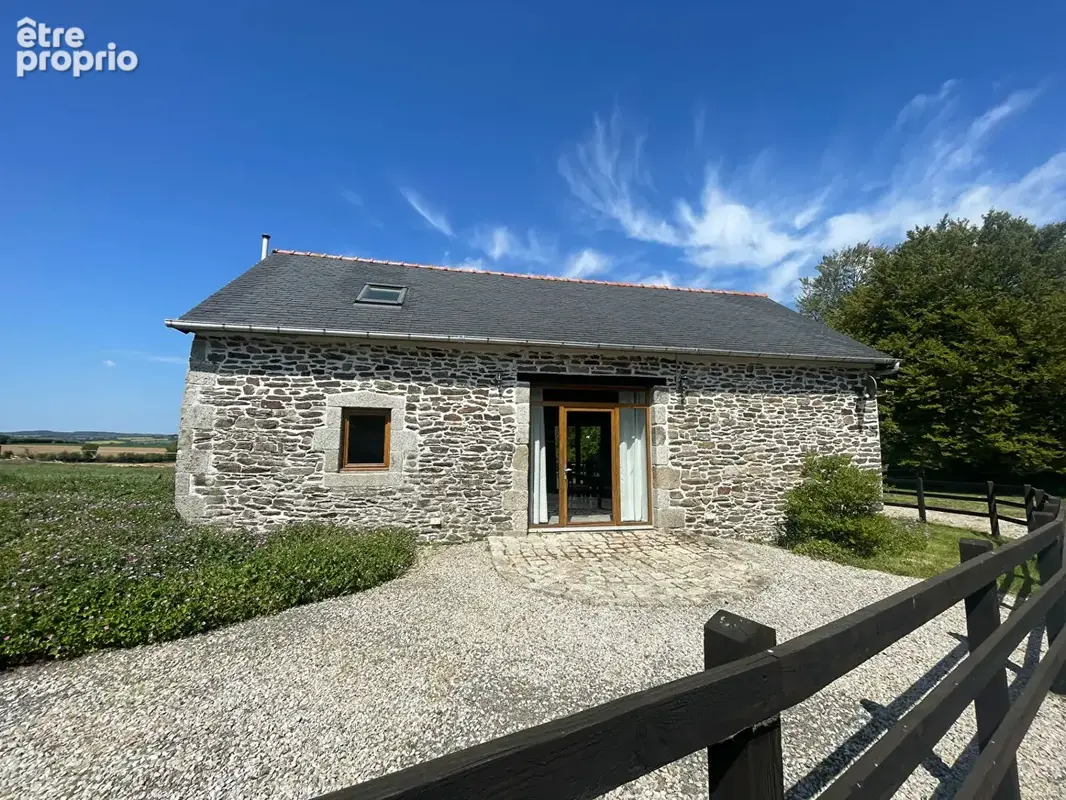 Finistère : Proche Huelgoat. Superbe domaine équestre. 3 maisons, un manège et 5 boxes. 3,5 hectares. - photo 14