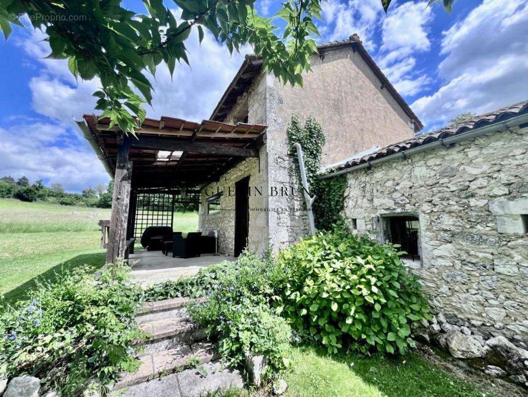Charmante propriété en pierre avec deux maisons et piscine au cœur du vignoble de Monbazillac - photo 6