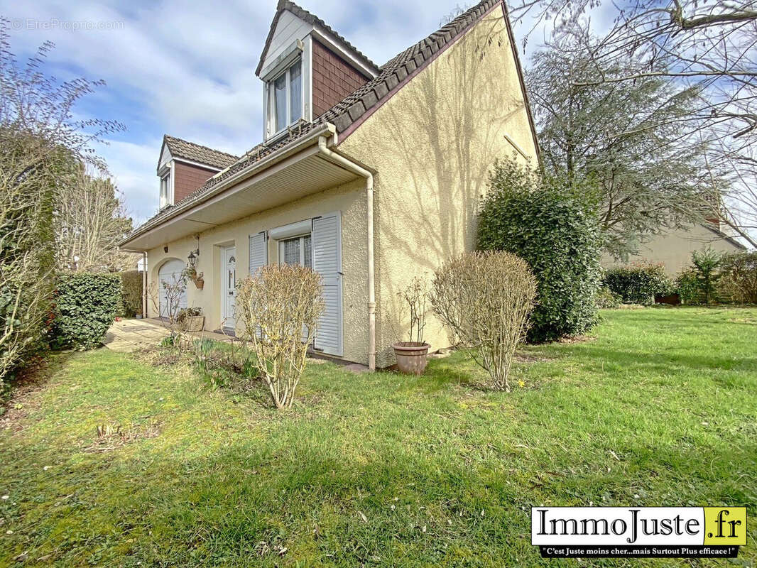 Maison 140 m² à Les Essarts-Le-Roi  - photo 2