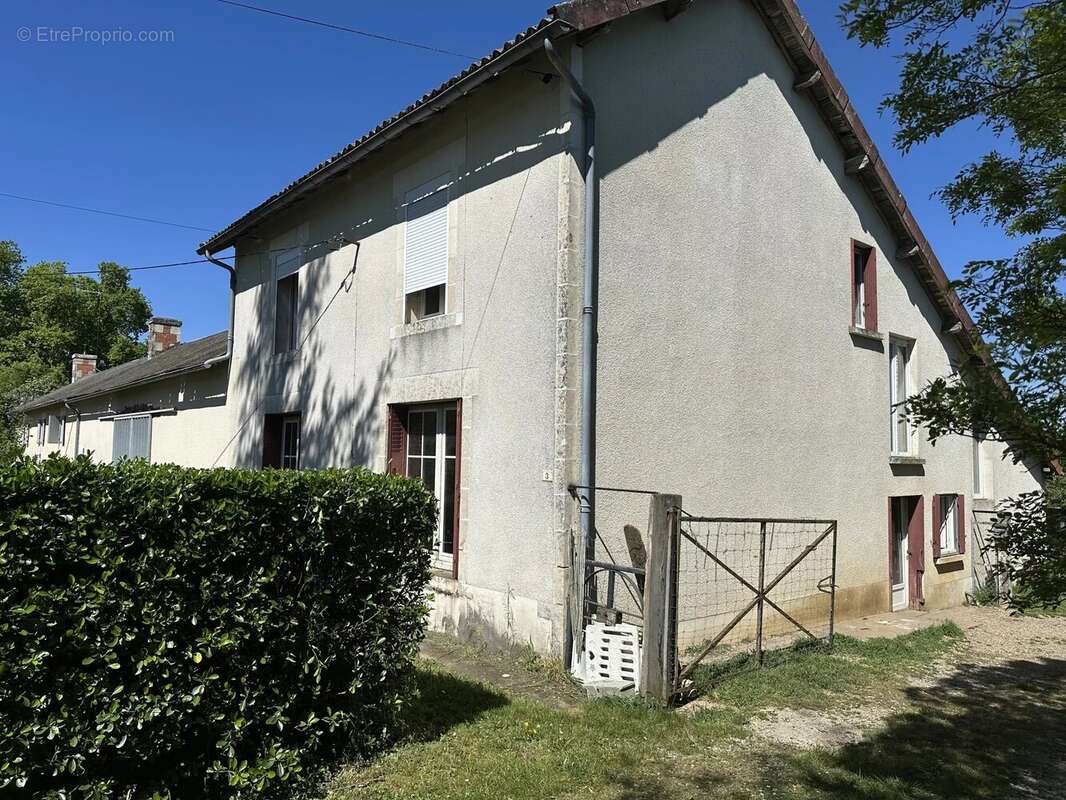 Maison à CHATEAU-GARNIER