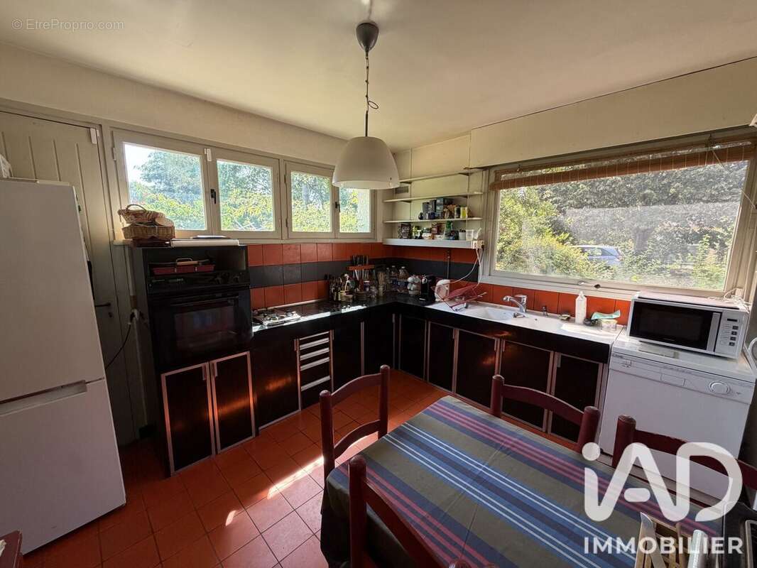 Maison 184 m² à Saint-Sauveur-Sur-Ecole  - photo 9