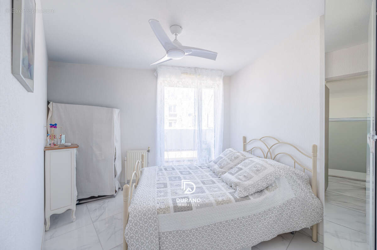 Appartement à MARSEILLE-6E