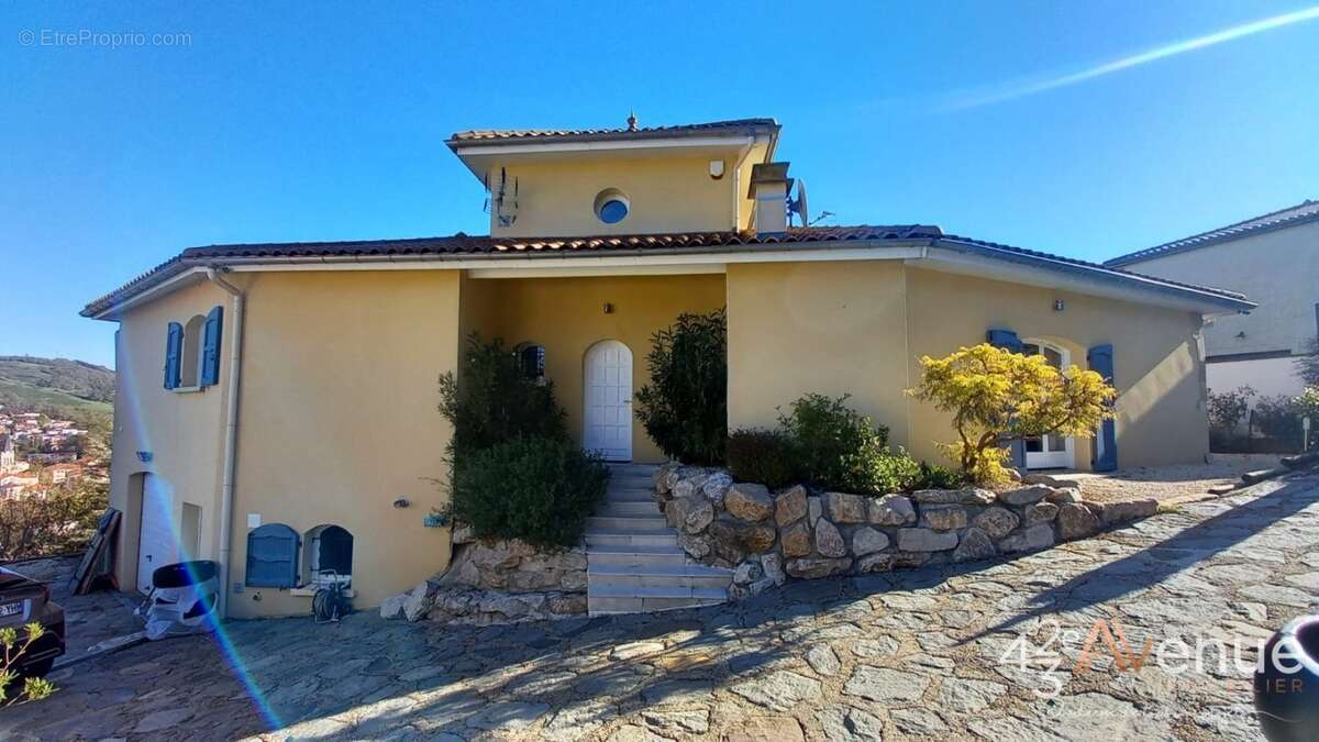 Maison à SAINT-PRIEST-EN-JAREZ