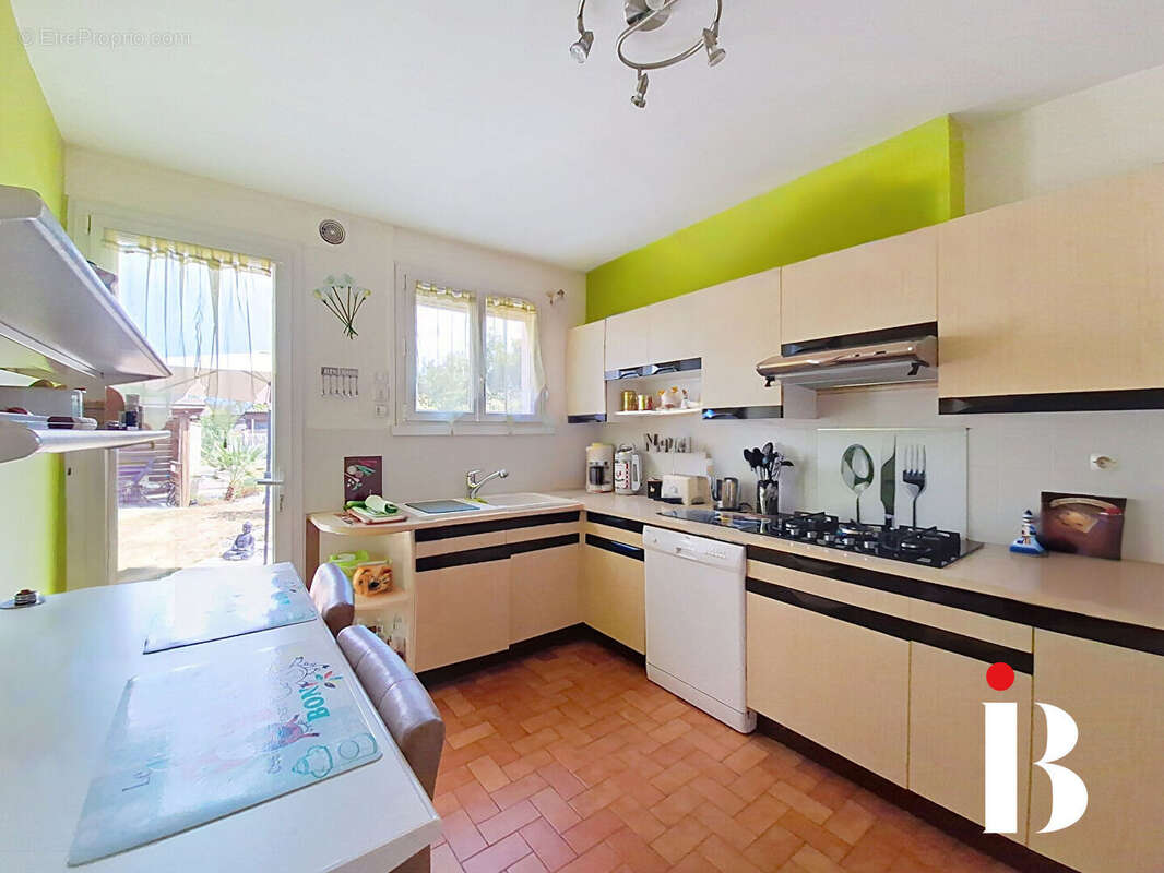 Maison Saint Herblain  BOURG 5 pièce(s) 93.62 m2 PLAIN PIED ETAT IMPECCABLE - photo 8