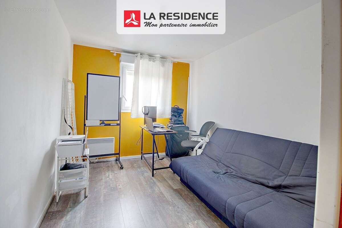 Appartement à CHANTELOUP-LES-VIGNES