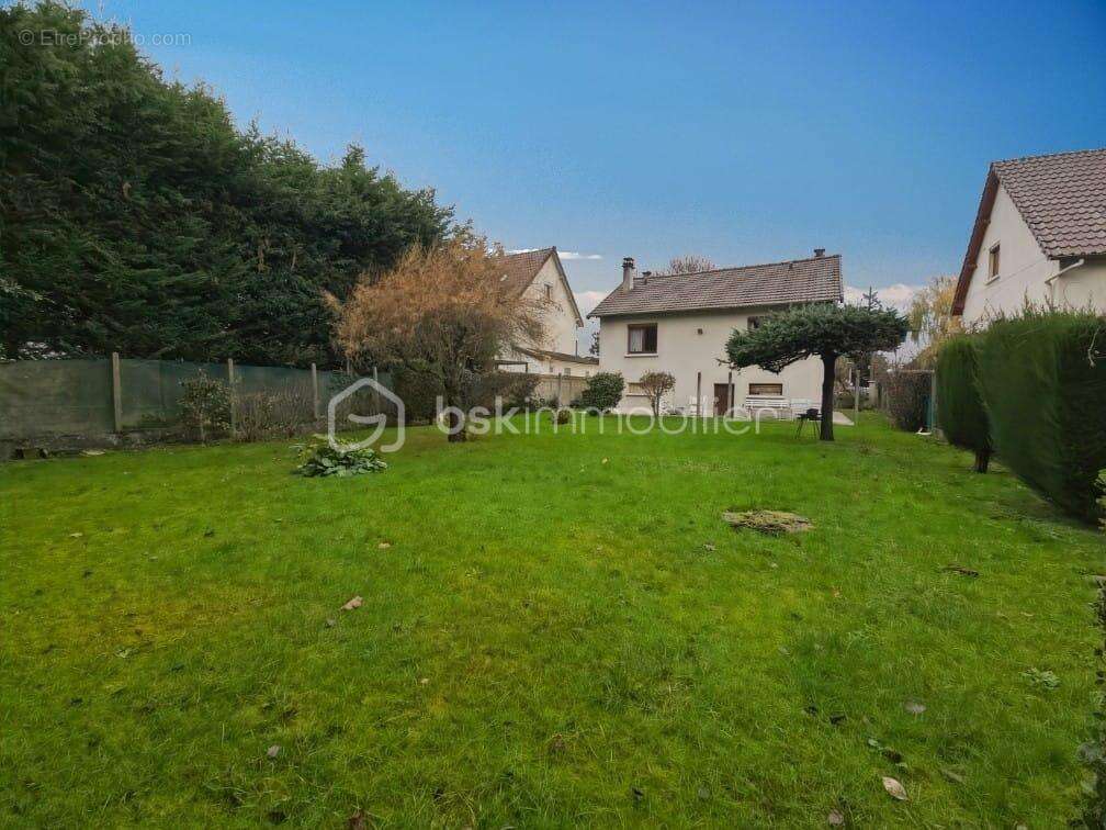 Maison à TREMBLAY-EN-FRANCE