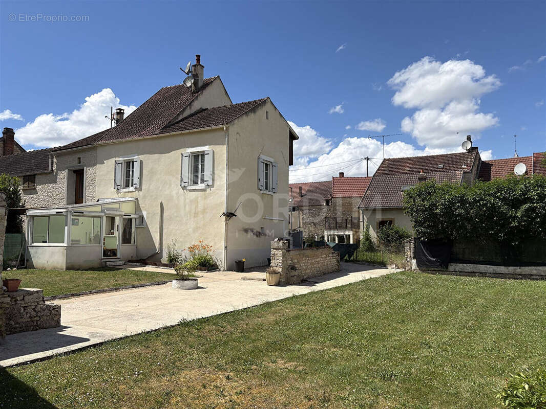 Maison Lucy Sur Cure - photo 2
