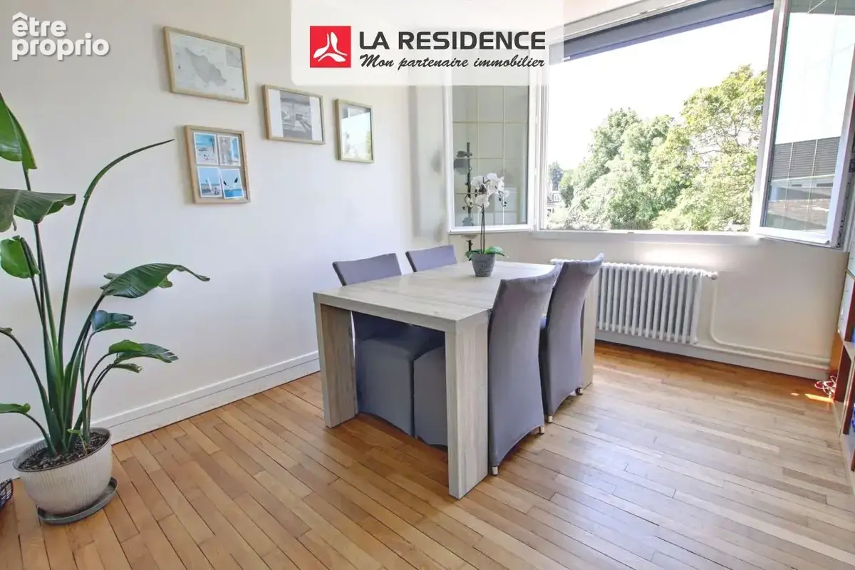 Maison 130 m² à Le Mesnil-Saint-Denis  - photo 3