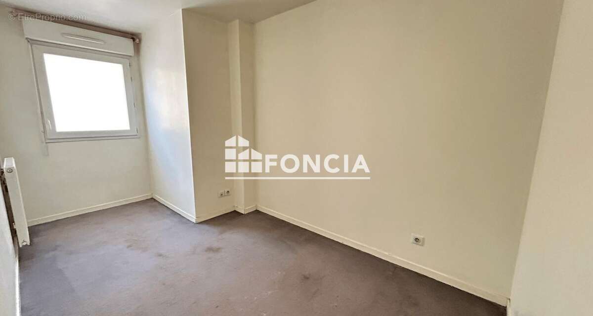 Appartement à FRESNES