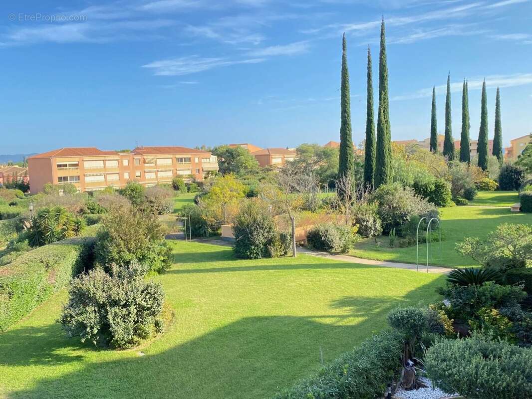 Appartement à LA LONDE-LES-MAURES