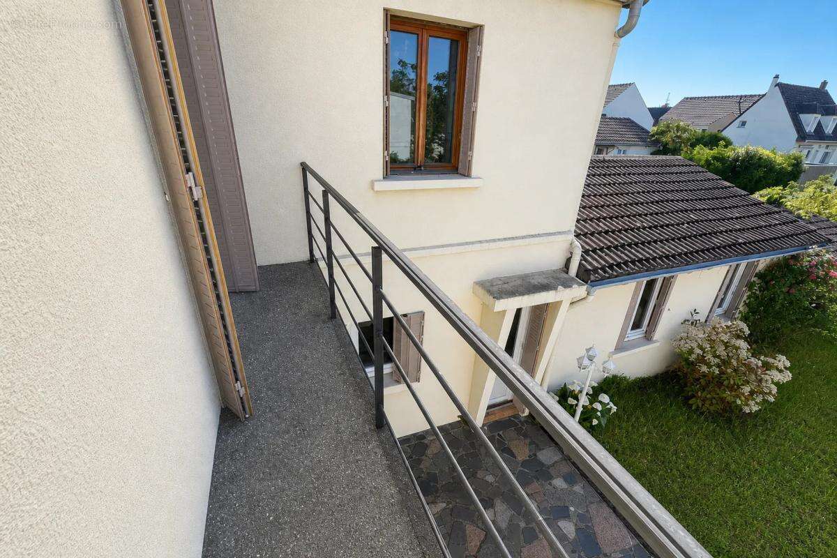 Maison à CARRIERES-SUR-SEINE