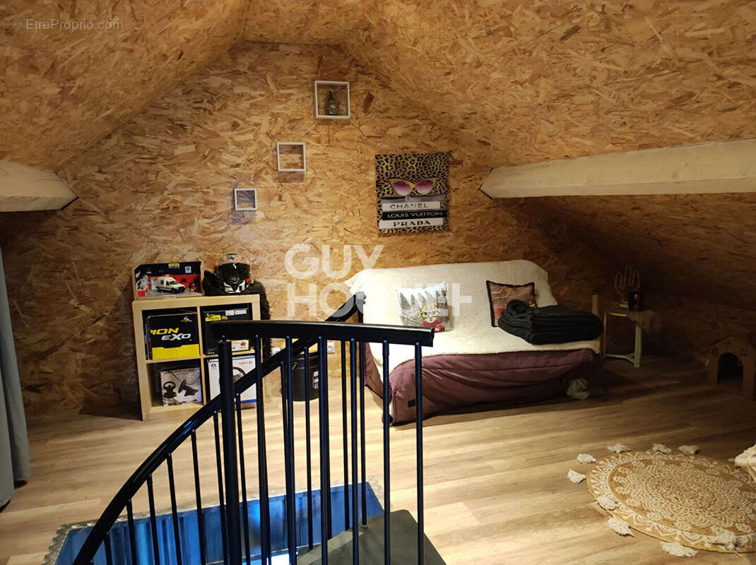 Maison à SAINTE-AGATHE-LA-BOUTERESSE