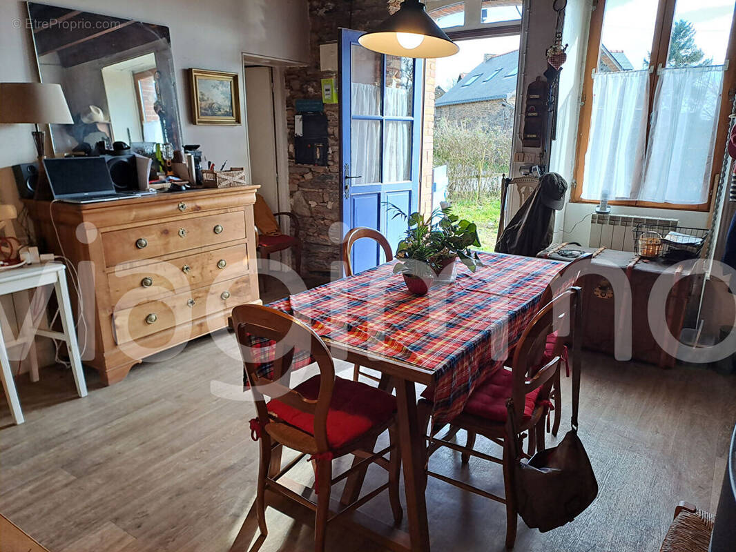 Maison à GRAND-AUVERNE