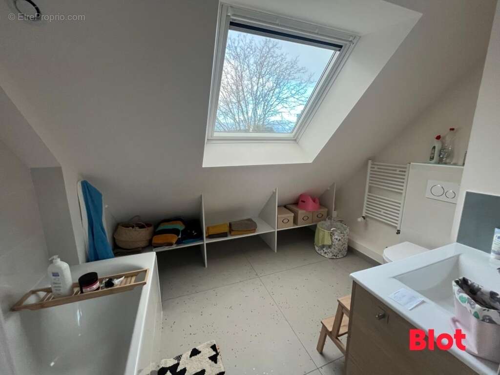 Maison à SAINT-ERBLON