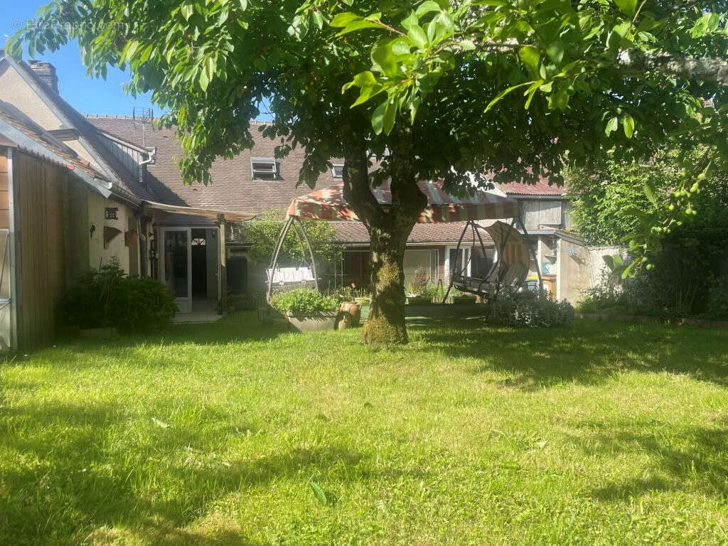 Maison à BEAUMONT-LES-AUTELS