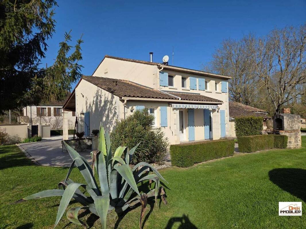 Maison à LA COURONNE