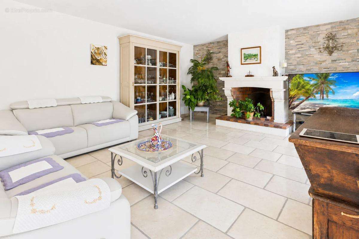 Villa familiale de 250 m² avec piscine, terrain plat - photo 5