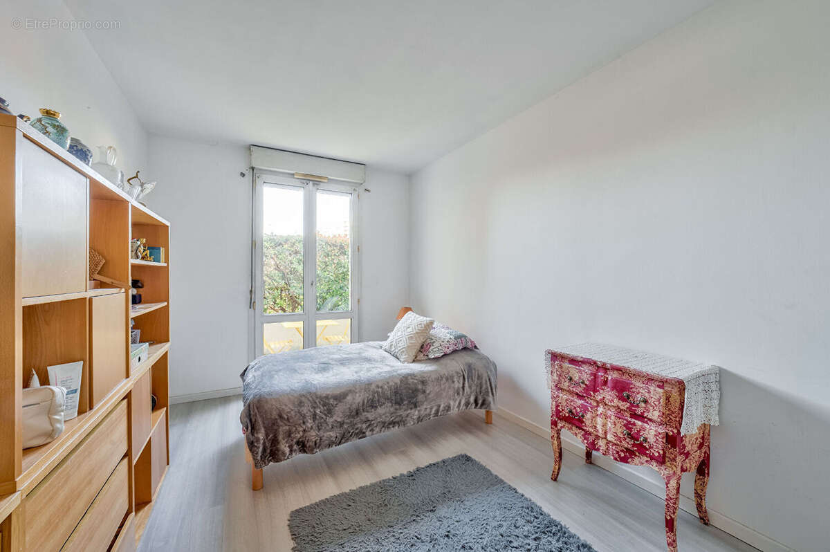 Commerce à ISSY-LES-MOULINEAUX