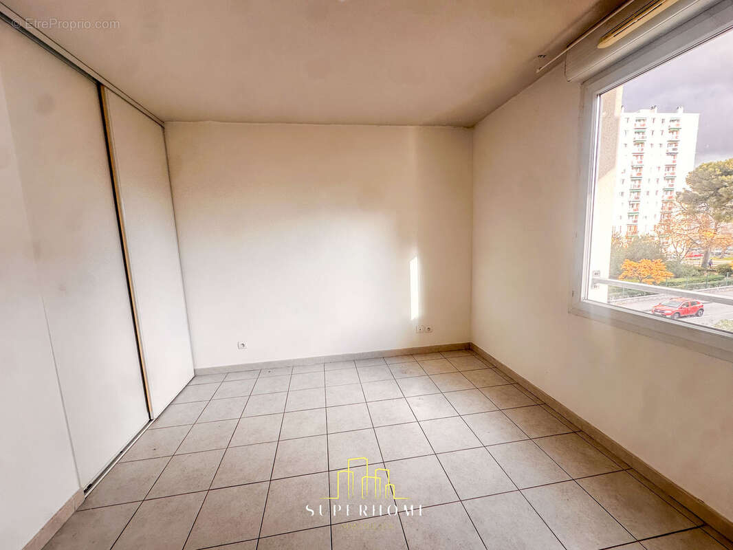 Appartement à MARSEILLE-9E