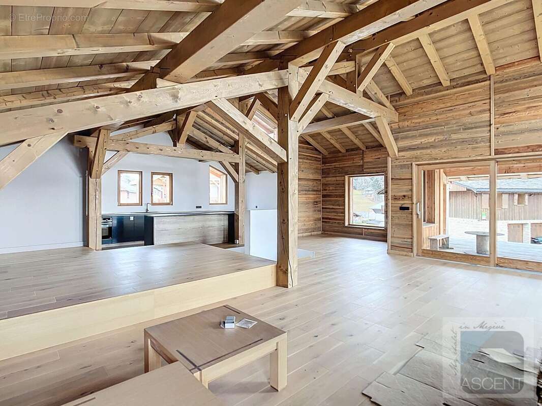 Espace salle à manger - Maison à CREST-VOLAND