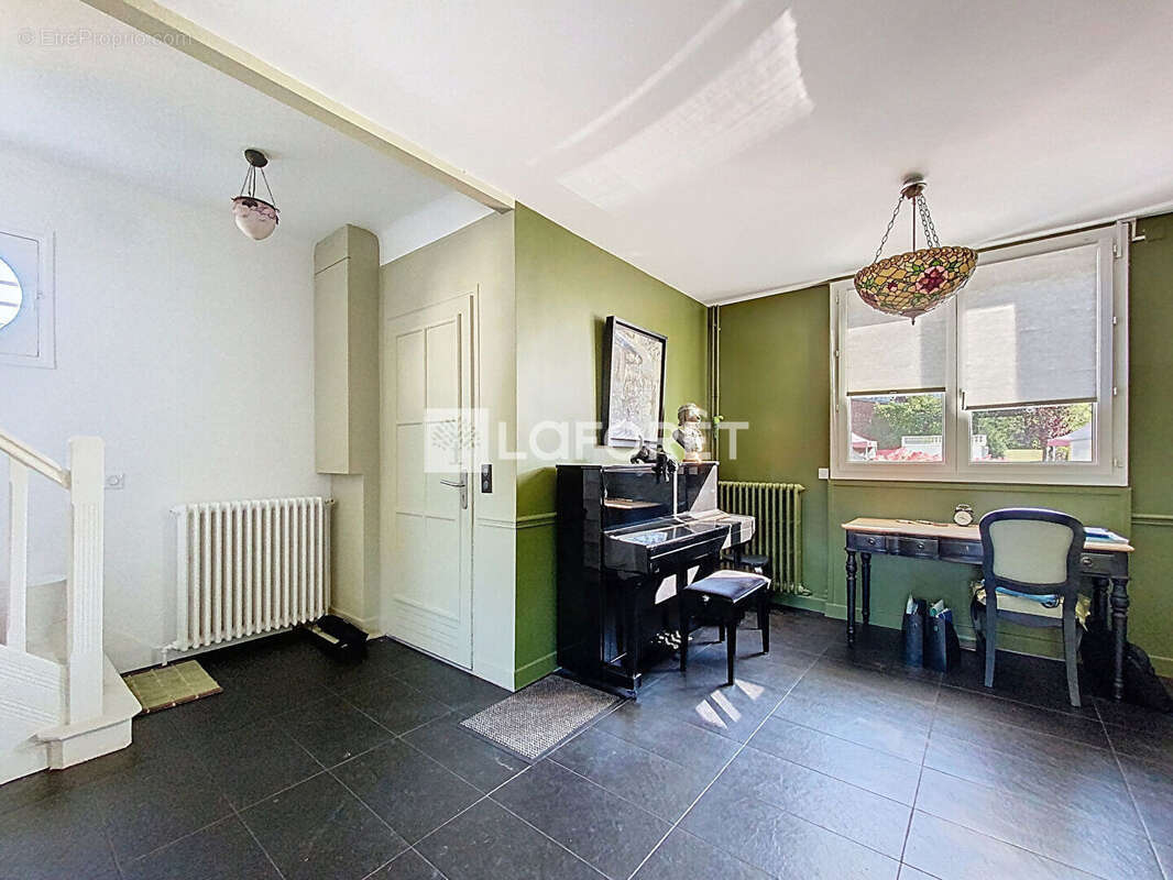 Maison à VERNEUIL-SUR-SEINE