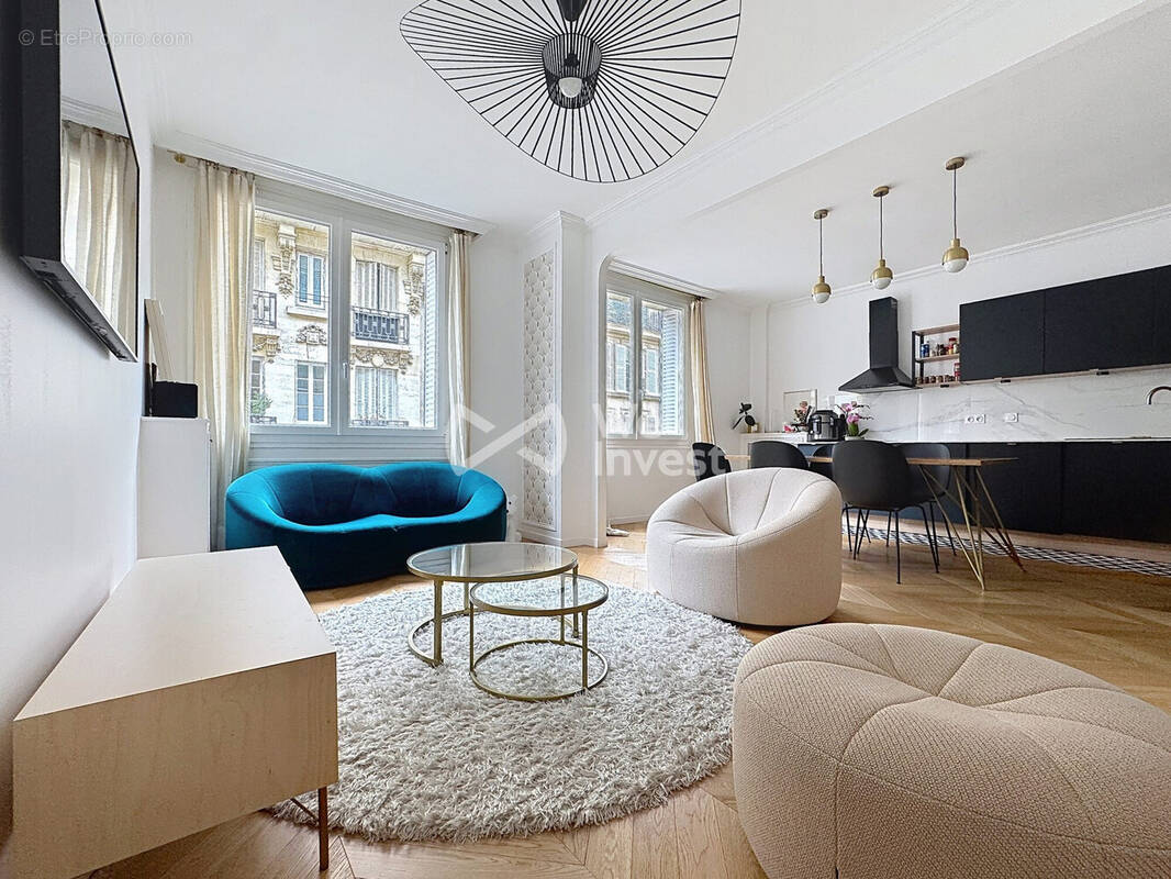 Appartement à PARIS-16E