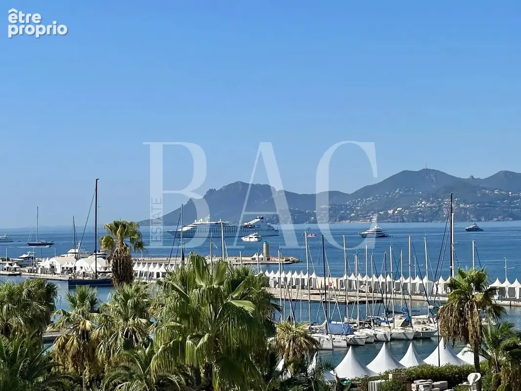Cannes, appartement sur la Croisette, vue mer et port - photo 3