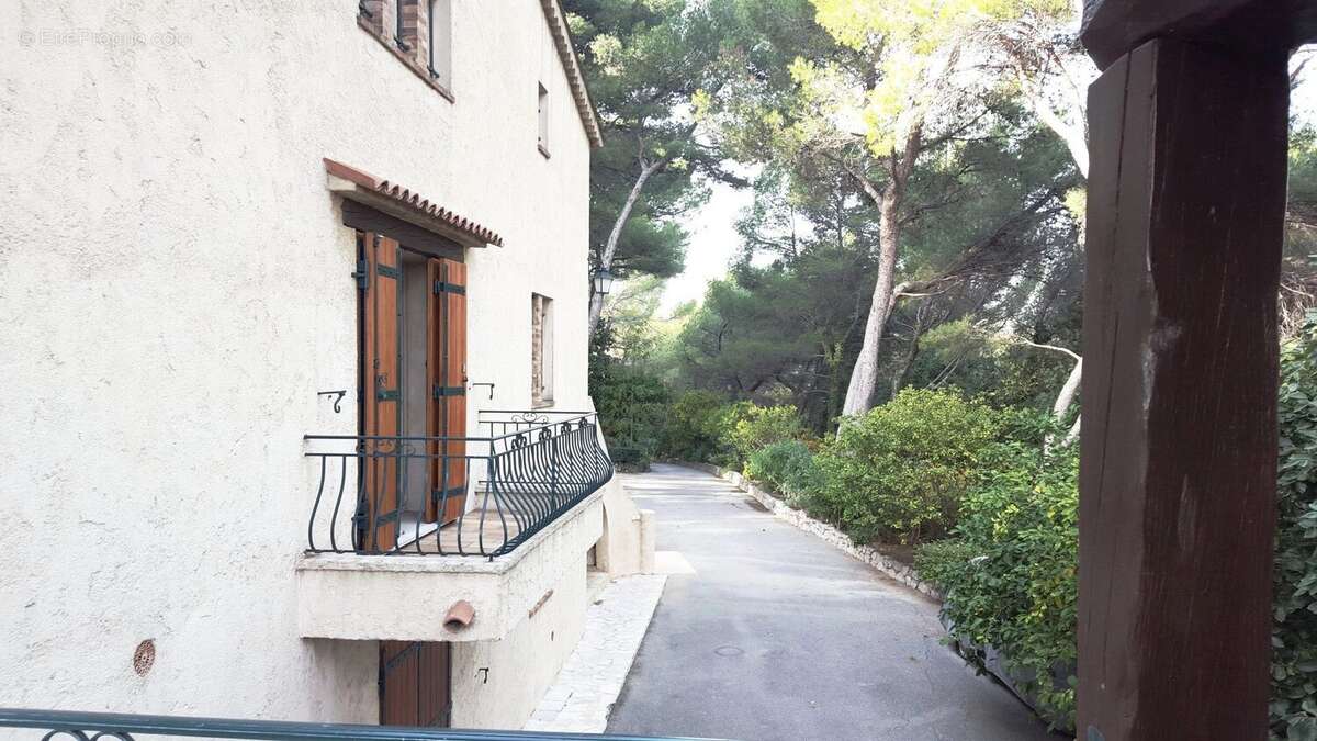 Maison à VALLAURIS