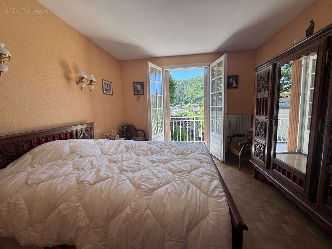 Maison indépendante avec terrain, garage et 6 chambres - vue dégagée - photo 18
